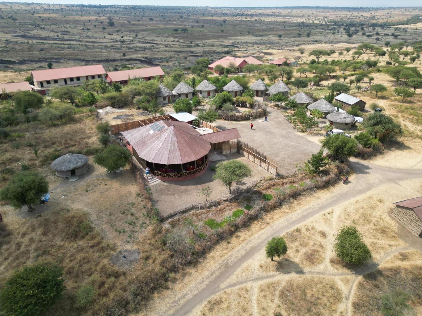 Maasai Eco Boma & Lodge - Experience Maasai Culture Makuyuni Bagian luar foto